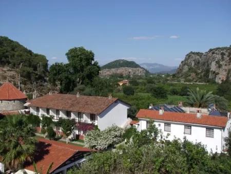 5000M2 In Dalyan-Köycegiz, Dalyan, Dalyan Immobilien-Hotel Zum Verkauf Mit 30 Zimmern, Auf Einem Grundstück