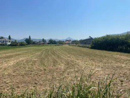 Grundstück Zum Verkauf Von 2715M2 Im Bebauten Gebiet Des Dorfes In Okçular