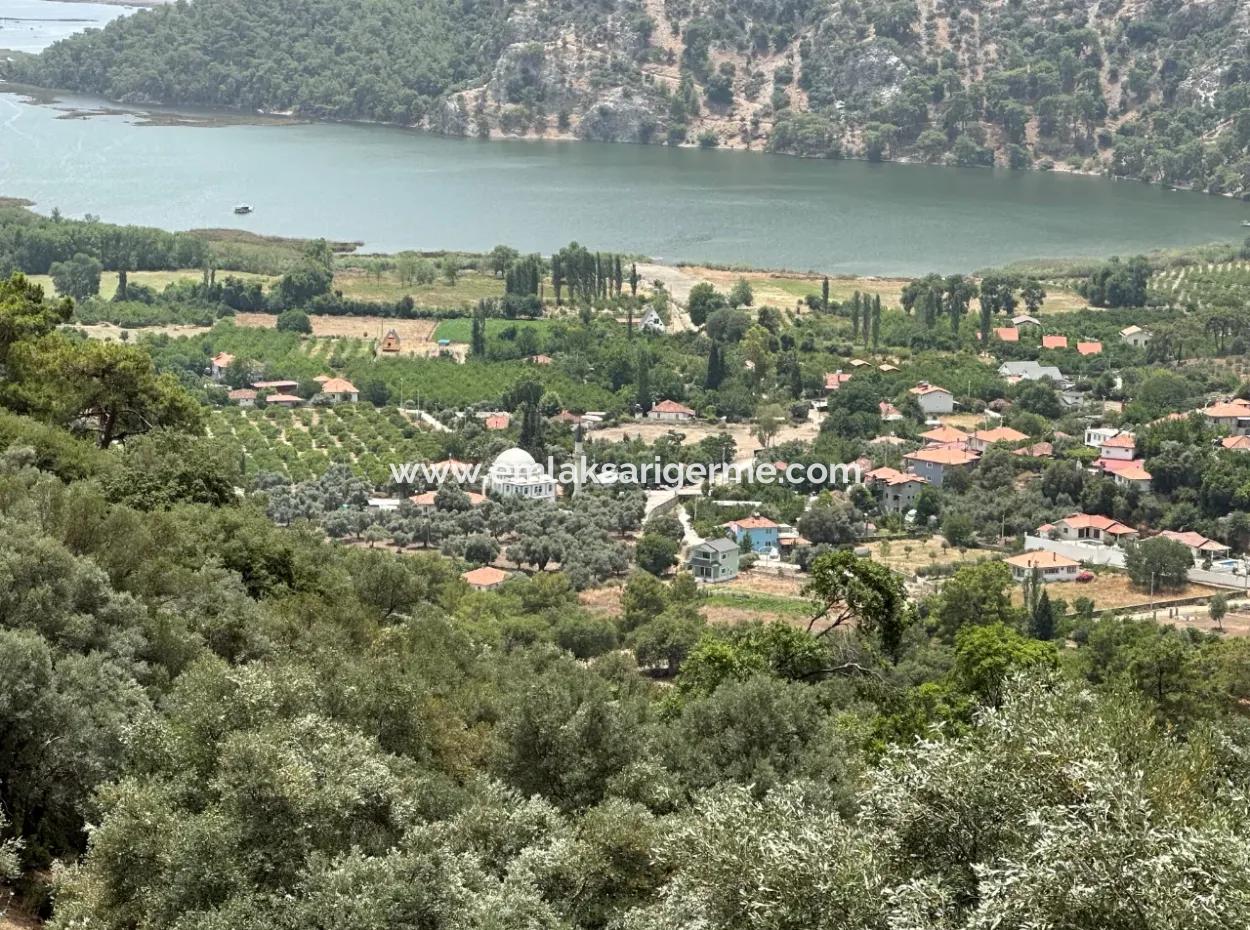 Çandır'da Göl Deniz Manzaralı Satılık Arsa