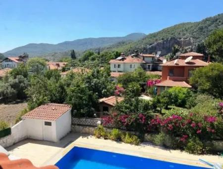 Dalyan Maraş Mevkin'de 4+1 Satılık Villa