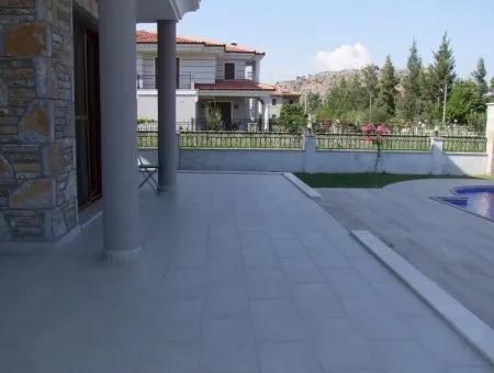 Dalyan Satılık Lüks Villa Dalyan Gülpınar Da 510M2 Arsa İçinde 4+1 Satılık Villa