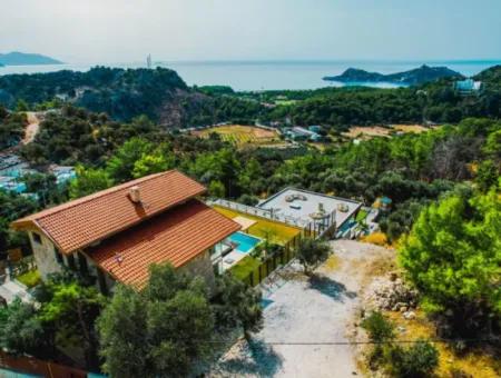 Sarıgerme'de Deniz Manzaralı Satılık Taş Villa